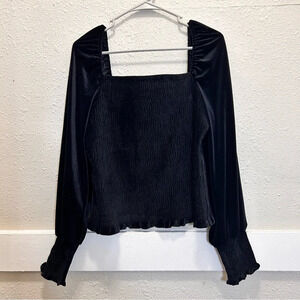 Truth by Republic Black Velvet Smock Neck Puff Sleeve Blouse NWOT Large